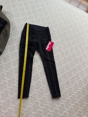 Black High-Waist Ribbed Leggings